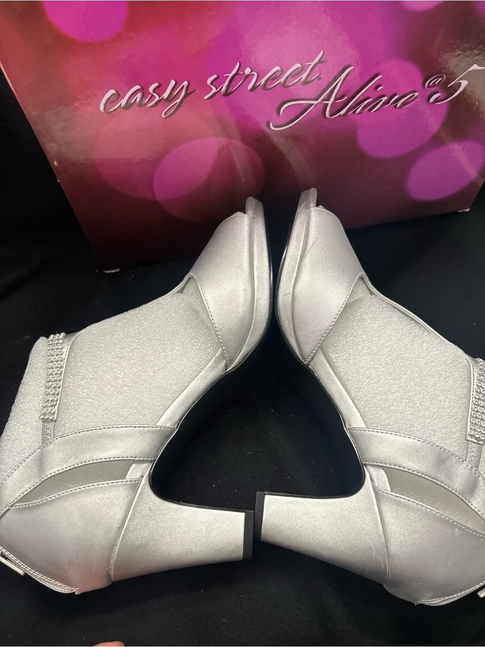EASY STREET ALIVE AT 5 Womens Silver Rhinestone T-Strap Dress Heeled Sandal 10